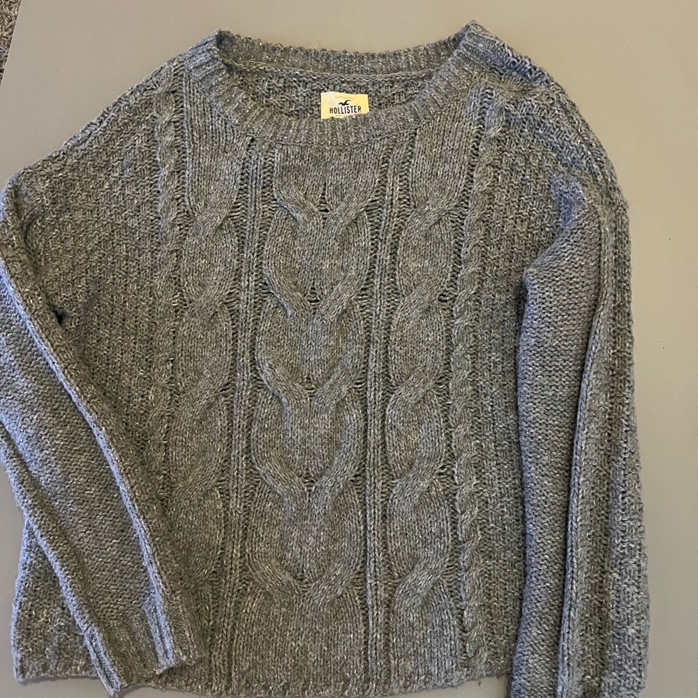 Hollister Women's Heather Gray Cable Knit Sweater